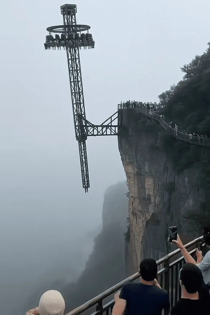 H Bridge That Lifted People Into the Sky Has Fallen — 30 Lives Lost in Tragic Collapse